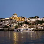 Апартаменты Charming Riverview In