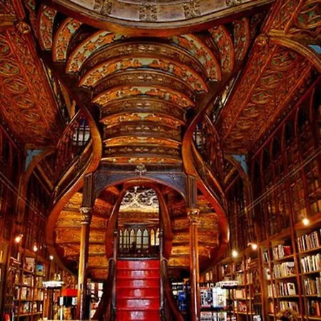 Charming Riverview In