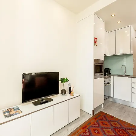 דירה Charming Riverview In